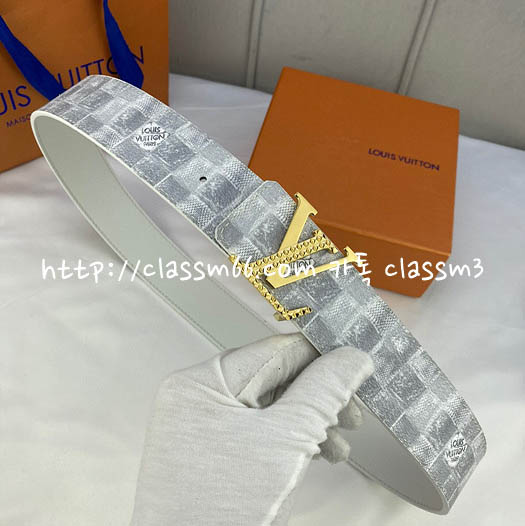 루이비통 22 한정판 소가죽 카프스킨 4.0cm 벨트 F17