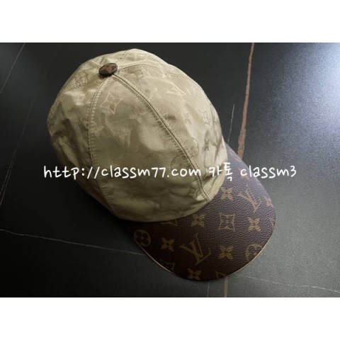 루이비통 22 한정판 볼캡 모자 D34