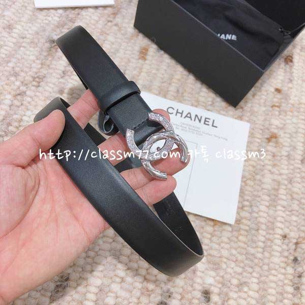 샤넬 22 한정판 여성 소가죽 카프스킨 3.0cm 벨트 F79