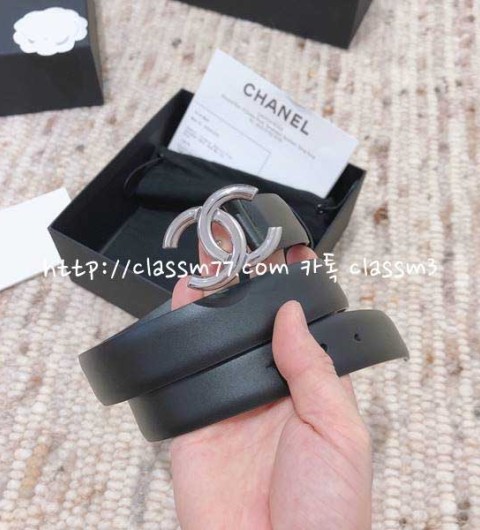 샤넬 22 한정판 여성 소가죽 카프스킨 3.0cm 벨트 F80