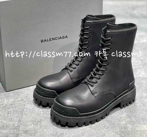 발렌시아가 22 한정판 소가죽 카프스킨 부츠 B781