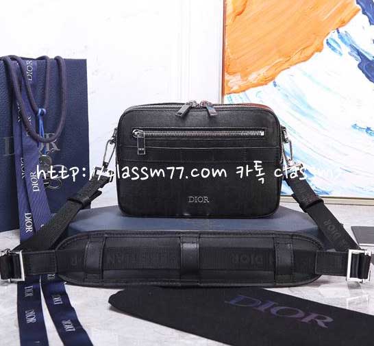 디올 23 한정판 Oblique Galaxy 93307 소가죽 카프스킨 크로스백 가방 C676