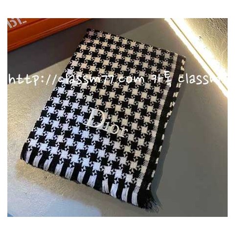 디올 23 한정판 양털 목도리 D450