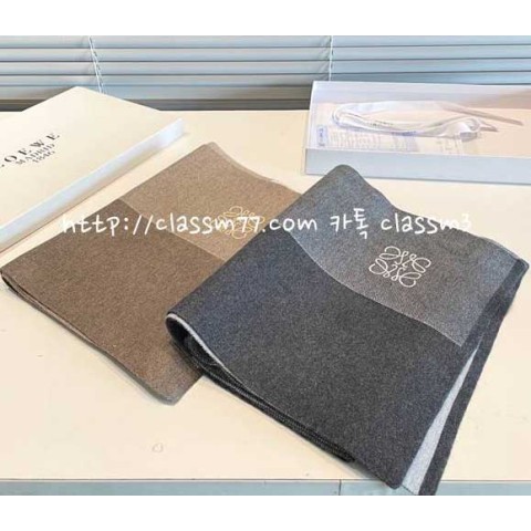 로에베 23 한정판 양털 목도리 D452