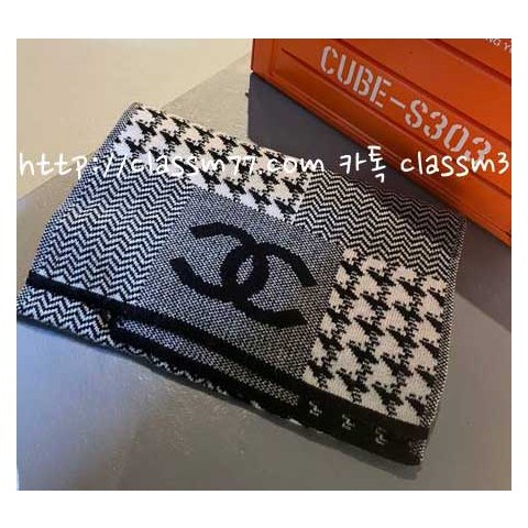샤넬 23 한정판 양털 목도리 D475
