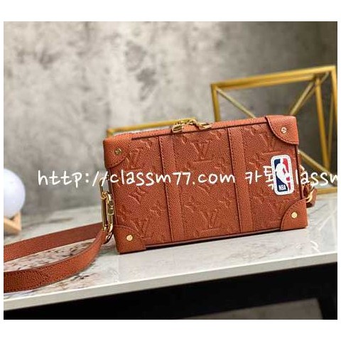 루이비통 23 한정판 LV x NBA Soft Trunk Wearable M80549 크로스백 가방 C773