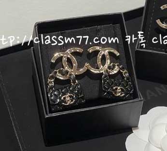 샤넬 23 한정판 귀걸이 D520