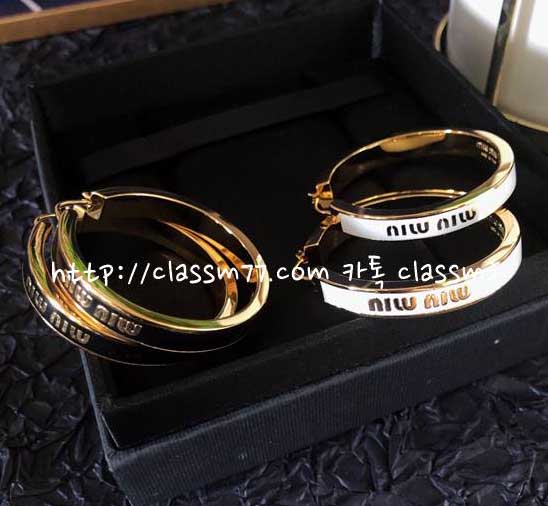 미우미우 23 한정판 귀걸이 D552
