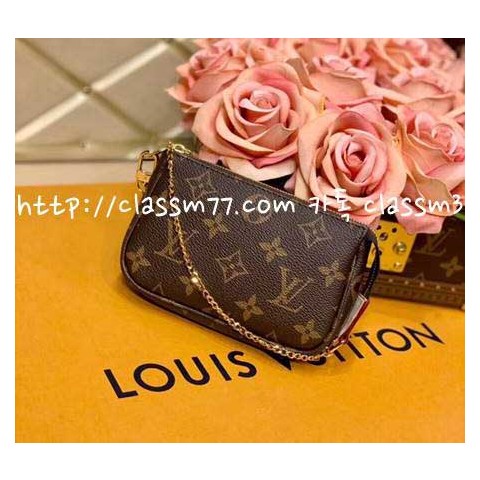 루이비통 23 한정판 Mini Pochette Accessories 클러치백 가방 C903