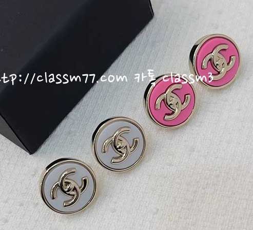 샤넬 23 한정판 귀걸이 D608
