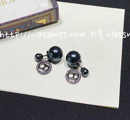 디올 23 한정판 귀걸이 D636