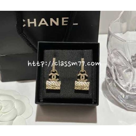 샤넬 23 한정판 귀걸이 D1021