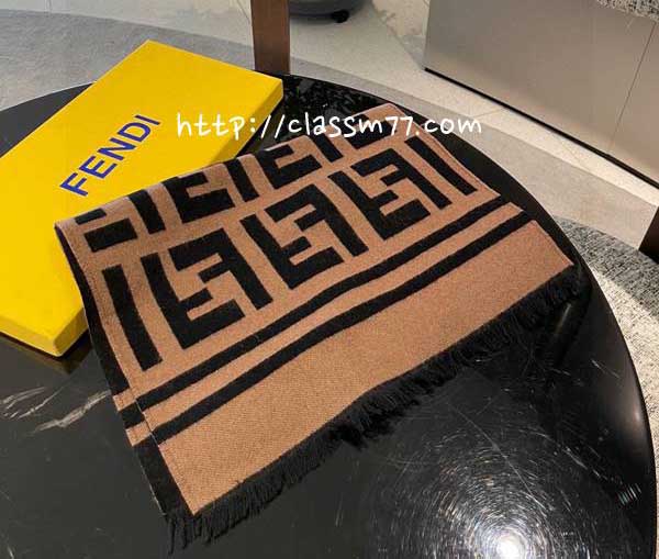 펜디 24 한정판 양면 양털 목도리 D1194