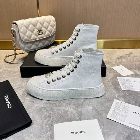 샤넬 24 한정판 여성 하이 신발 B1863