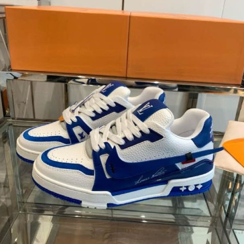 루이비통 24 한정판 남여공용 신발 B1975