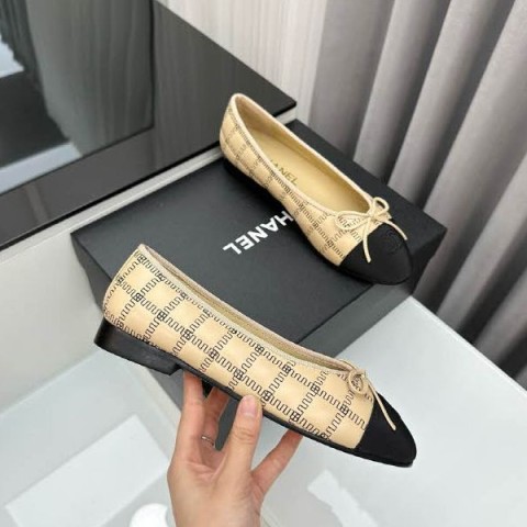 샤넬 24 한정판 여성 신발 B1982