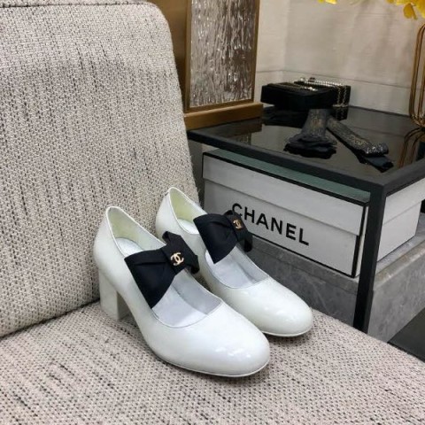 샤넬 24 한정판 여성 하이힐 B2045