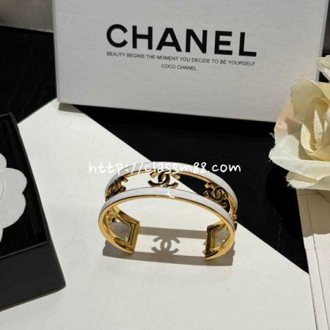 샤넬 24 한정판 팔찌 D1707