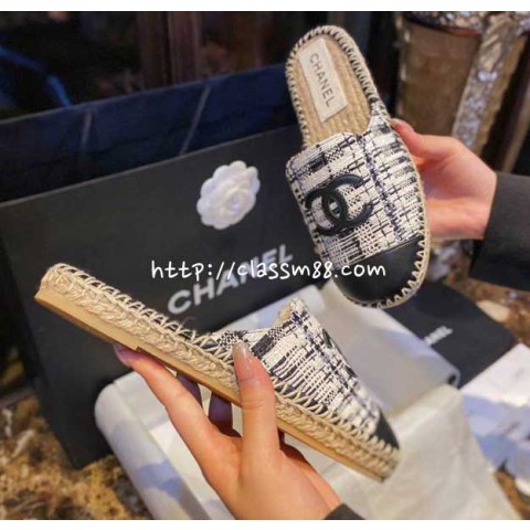 샤넬 24 한정판 여성 양가죽 램스킨 슬리퍼 B2101