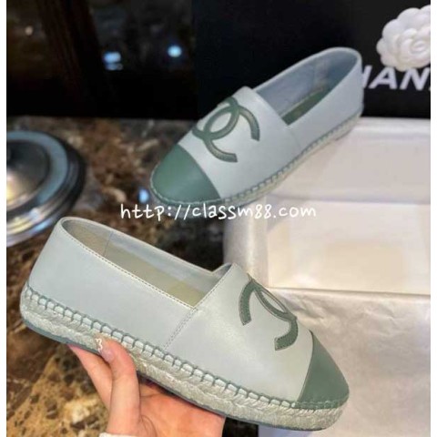 샤넬 24 한정판 여성 양가죽 램스킨 신발 B2102