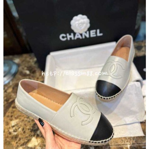 샤넬 24 한정판 여성 양가죽 램스킨 신발 B2103