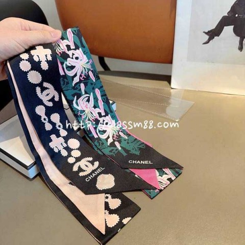 샤넬 24 한정판 트윌리 스카프 D1795