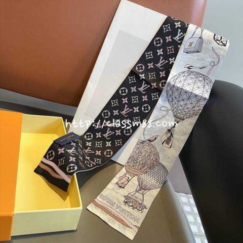 루이비통 24 한정판 트윌리 스카프 D1797