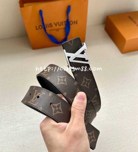 루이비통 24 한정판 3.4cm Damier Cobalt 소가죽 카프스킨 벨트 F605