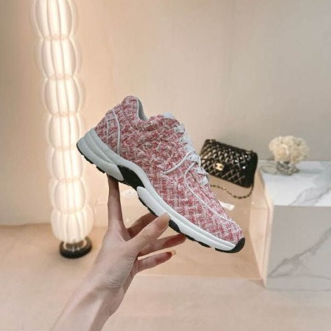 샤넬 24 한정판 여성 운동화 B2158