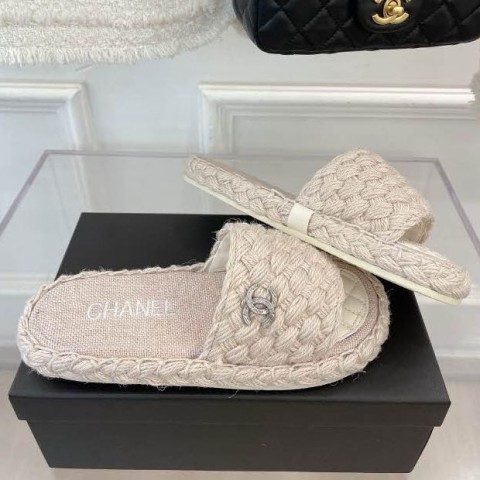 샤넬 24 한정판 여성 슬리퍼 B2177