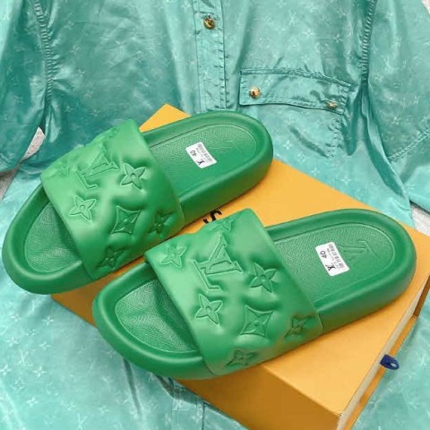 루이비통 24 한정판 남여공용 슬리퍼 B2418