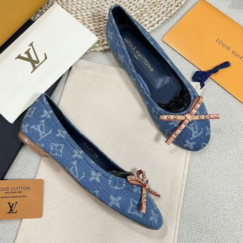 루이비통 24 한정판 여성 신발 B2439