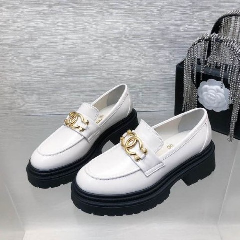 샤넬 24 한정판 여성 신발 B2637