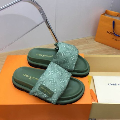 루이비통 24 한정판 남여공용 슬리퍼 B2650