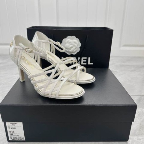 샤넬 24 한정판 여성 하이힐 B2659