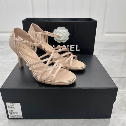 샤넬 24 한정판 여성 하이힐 B2660