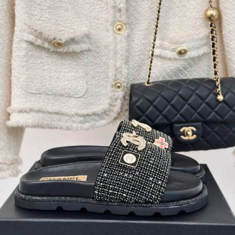 샤넬 24 한정판 여성 슬리퍼 B2683