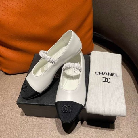 샤넬 24 한정판 여성 신발 B2711