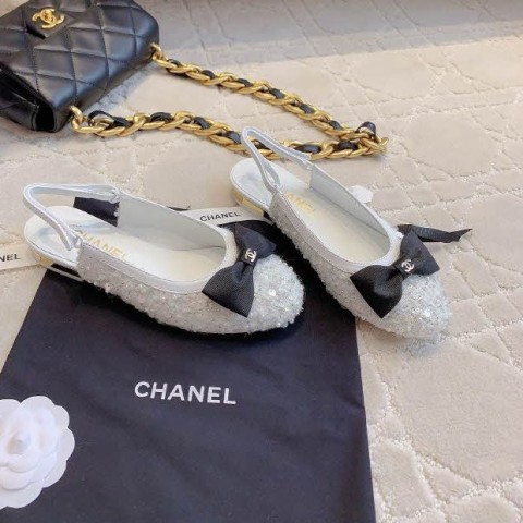 샤넬 24 한정판 여성 신발 B2790