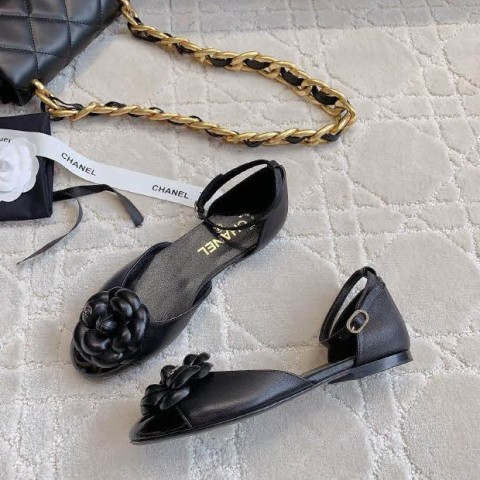 샤넬 24 한정판 여성 신발 B2794