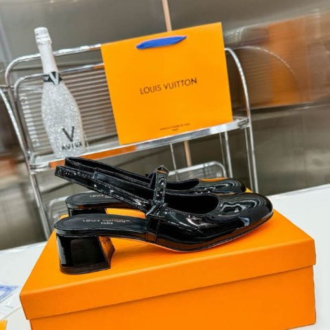 루이비통 24 한정판 여성 하이힐 B2799