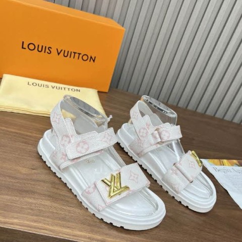 루이비통 24 한정판 여성 샌들 B2837