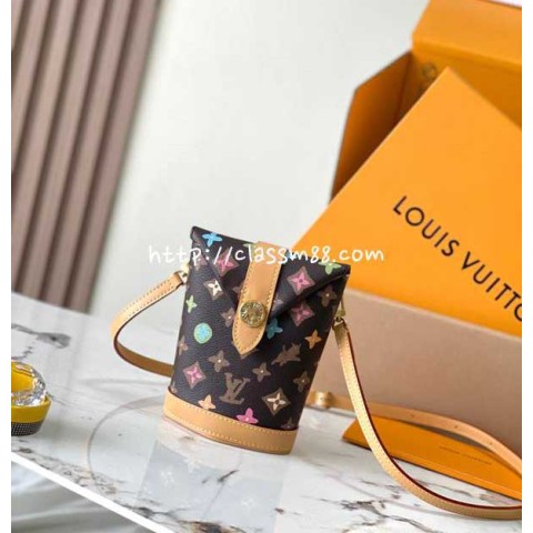 루이비통 24 한정판 M83343 Tyler Monogram Craggy 크로스백 가방 C2562