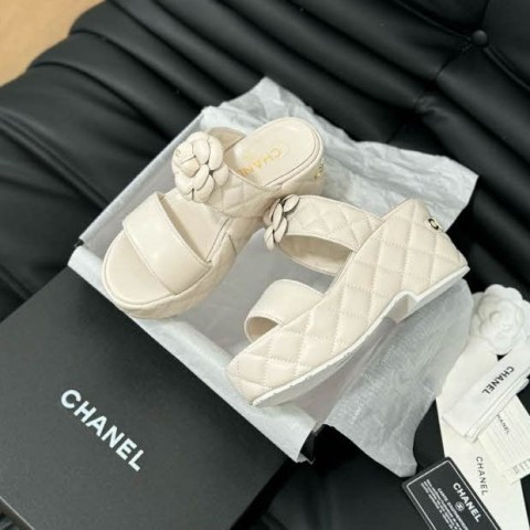 샤넬 24 한정판 7.5cm 여성 슬리퍼 B2885