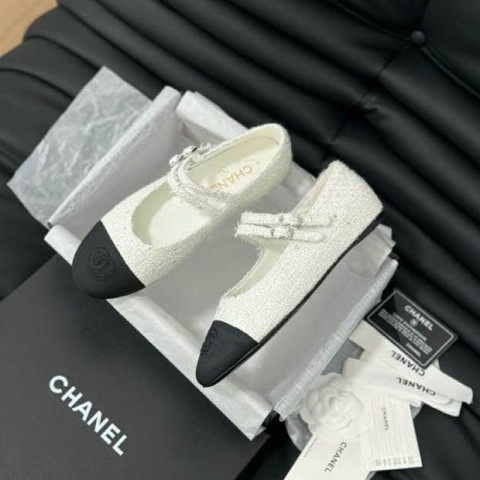 샤넬 24 한정판 여성 신발 B2982