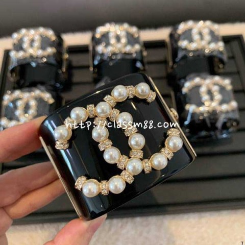 샤넬 24 한정판 팔찌 D1903