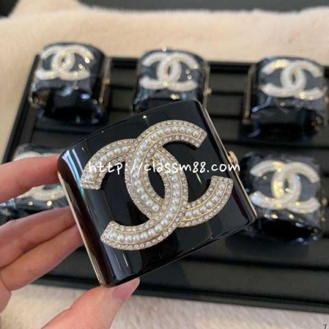 샤넬 24 한정판 팔찌 D1908