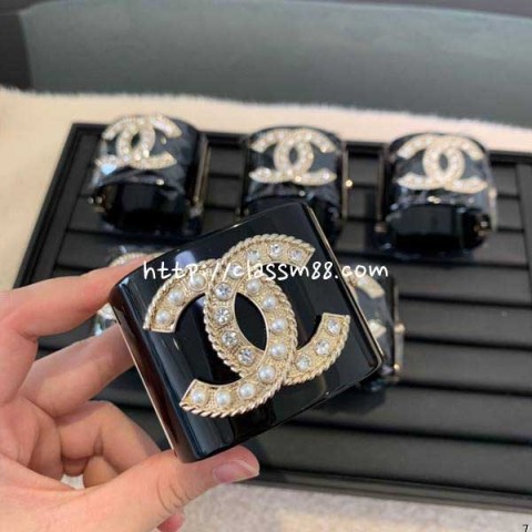 샤넬 24 한정판 팔찌 D1912