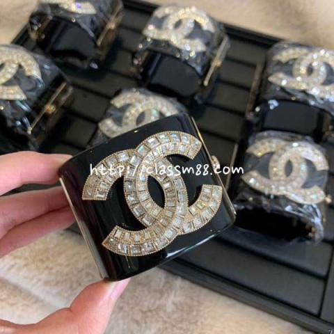 샤넬 24 한정판 팔찌 D1914