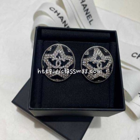 샤넬 24 한정판 귀걸이 D1923